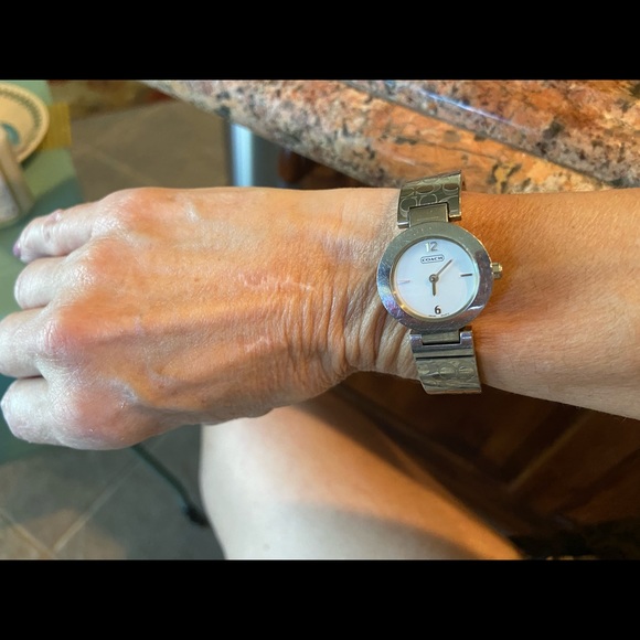 Retro signature C’s Coach Watch. - Picture 5 of 7